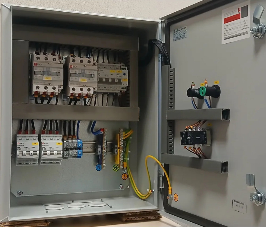 Щит автоматического переключения, навесной, уличный, ЩАП 40А, IP54, 500х400х200 металлический корпус, в сборе. Щит автоматического переключения, навесной, уличный, ЩАП 40А, IP54, 500х400х200 металлический корпус, в сборе.