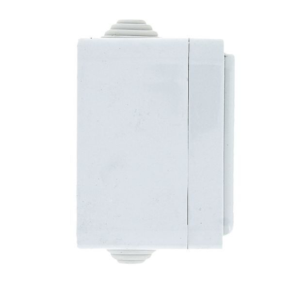 Прага Розетка 1-местная 16А с заземлением с крышкой IP44 белая с защ, штор, EKF Прага Розетка 1-местная 16А с заземлением с крышкой IP44 белая с защ, штор, EKF