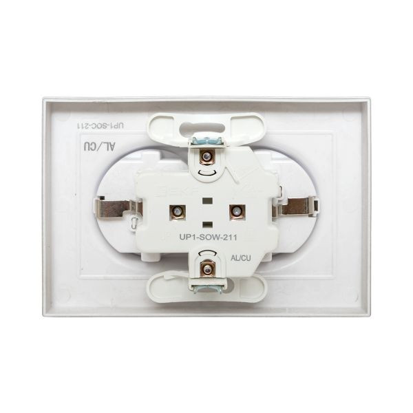 Механизм розетки двойной, 16А, с заземлением, со шторками, с рамкой, шампань Эпика EKF Механизм розетки двойной, 16А, с заземлением, со шторками, с рамкой, шампань Эпика EKF