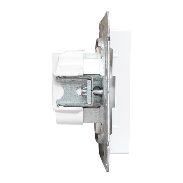 Механизм розетки, 16А, без заземления, без шторок, белый Эпика EKF Механизм розетки, 16А, без заземления, без шторок, белый Эпика EKF